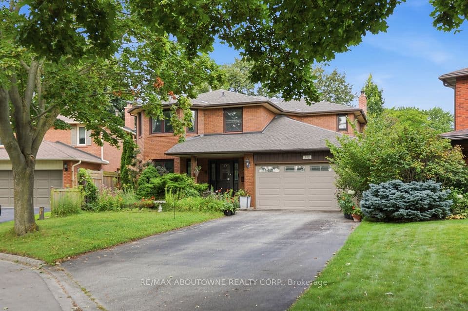 572 Harmony Avenue, Burlington, ON L7N 3S8 – main photo