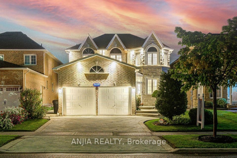 3435 Grand Park Drive, Mississauga, ON L5B 4E3 – main photo