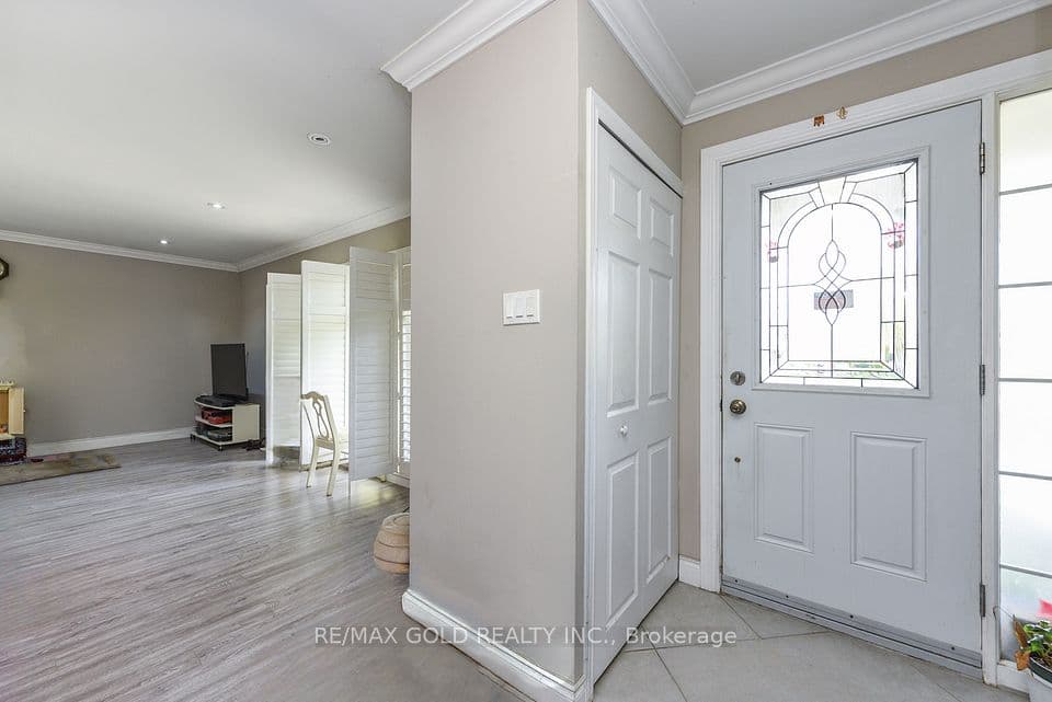 11 Dudley Place, Brampton, ON L6T 3C2 – photo 2