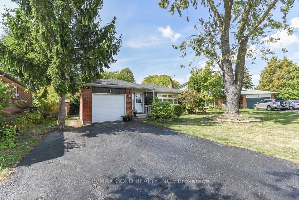 11 Dudley Place, Brampton, ON L6T 3C2 – main photo