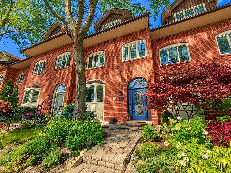 45 Tradewind Drive, Oakville, ON L6L 6K9 – main photo