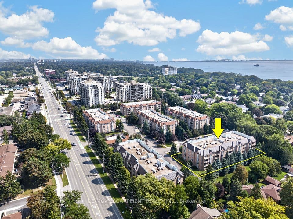 216 W Plains Road W B404, Burlington, ON L7T 4K8 – main photo