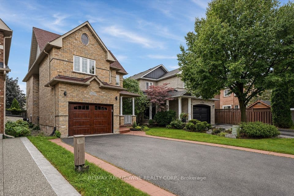 1282 Parkhurst Drive, Oakville, ON L6M 3V7 – photo 3