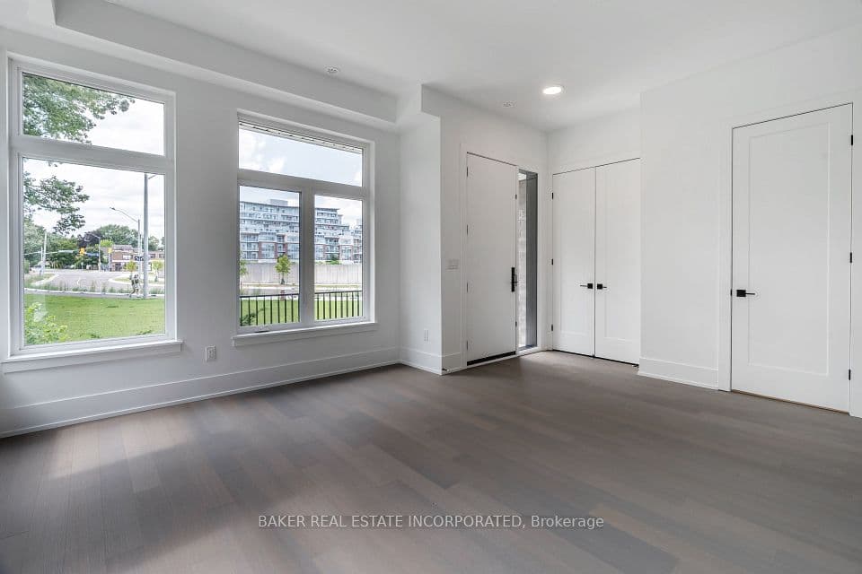 10 Lou Parsons Way 1, Mississauga, ON L5H 0B2 – photo 3