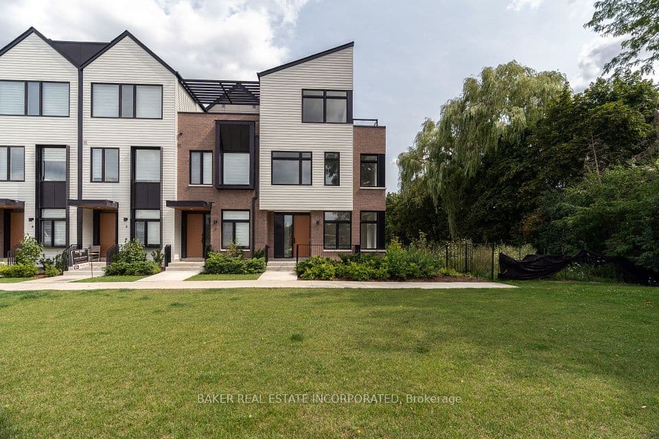 10 Lou Parsons Way 1, Mississauga, ON L5H 0B2 – main photo