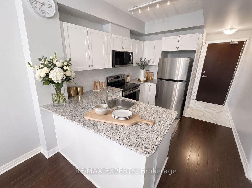 1359 Rathburn Road 209, Mississauga, ON L4W 5P7 – photo 3