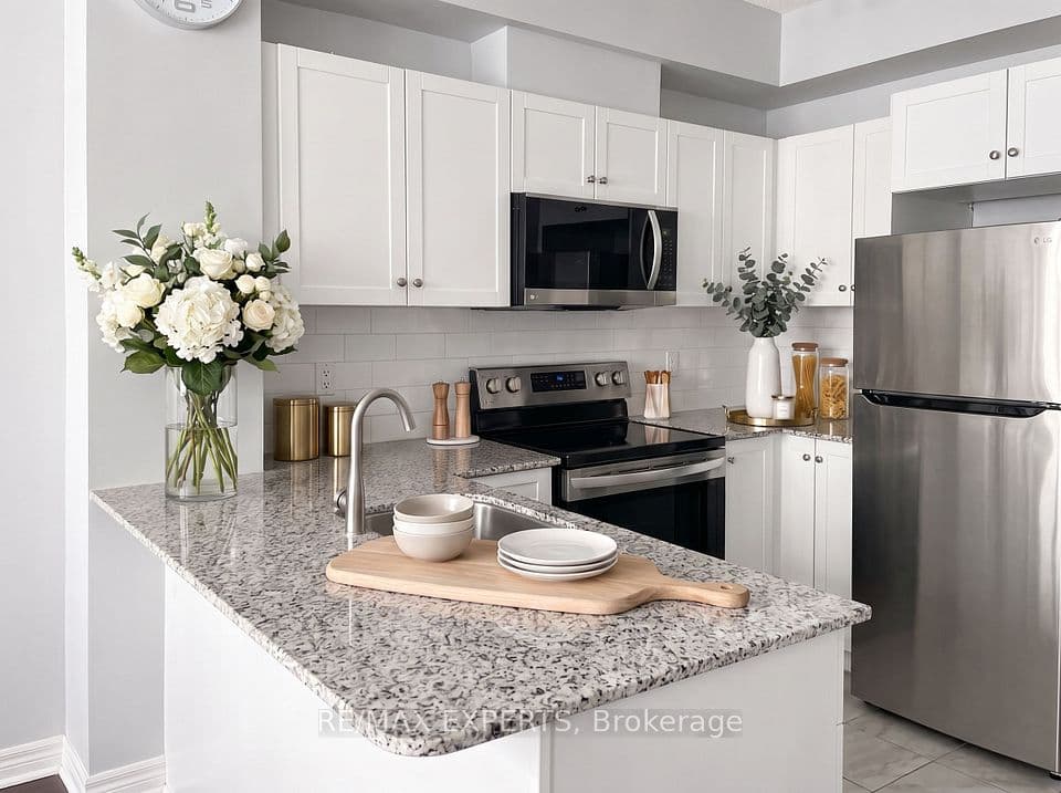 1359 Rathburn Road 209, Mississauga, ON L4W 5P7 – photo 2