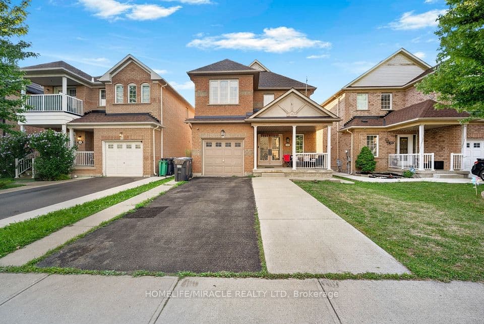 21 Chalkfarm Crescent, Brampton, ON L7A 3V8 – main photo