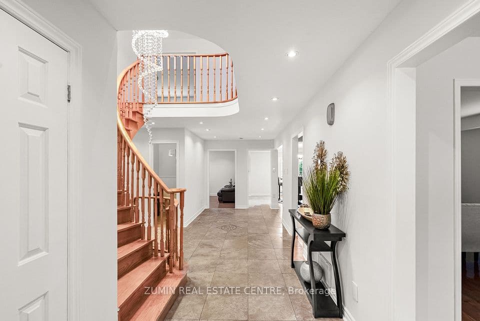 2026 Golden Briar Trail, Oakville, ON L6H 4N9 – photo 3