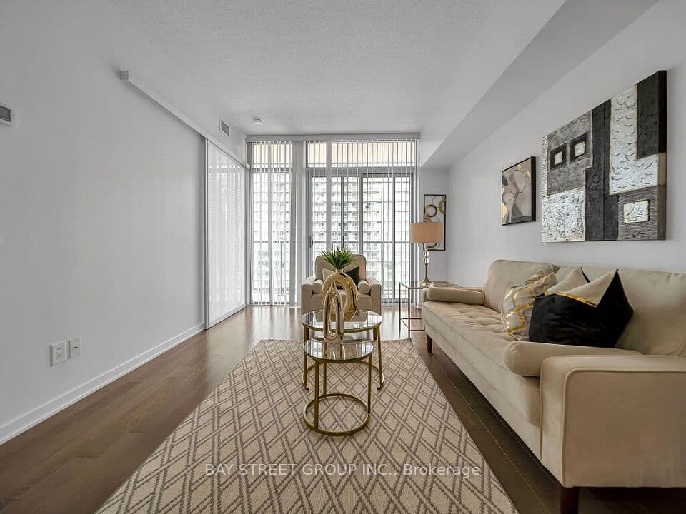 105 The Queensway Avenue 1501, Toronto, ON M6G 5B5 – main photo