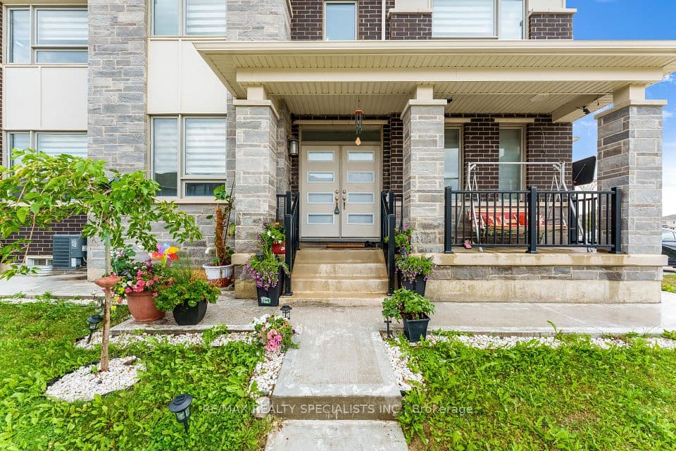 1 Boothill Drive, Brampton, ON L7A 5E5 – photo 3