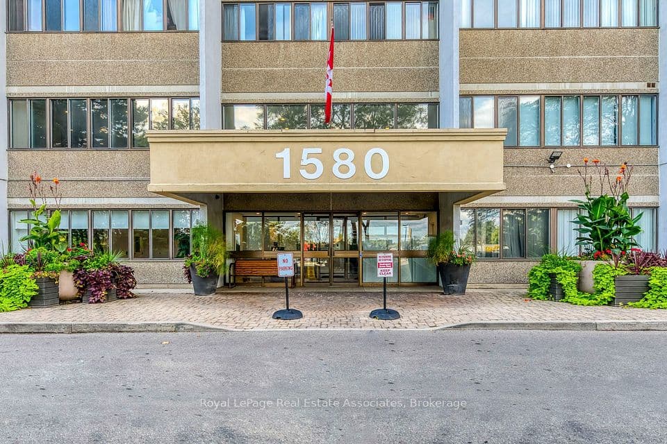 1580 Mississauga Valley Boulevard 1202, Mississauga, ON L5A 3T8 – photo 2