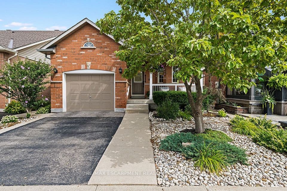 311 Malick Street, Milton, ON L9T 5X4 – main photo