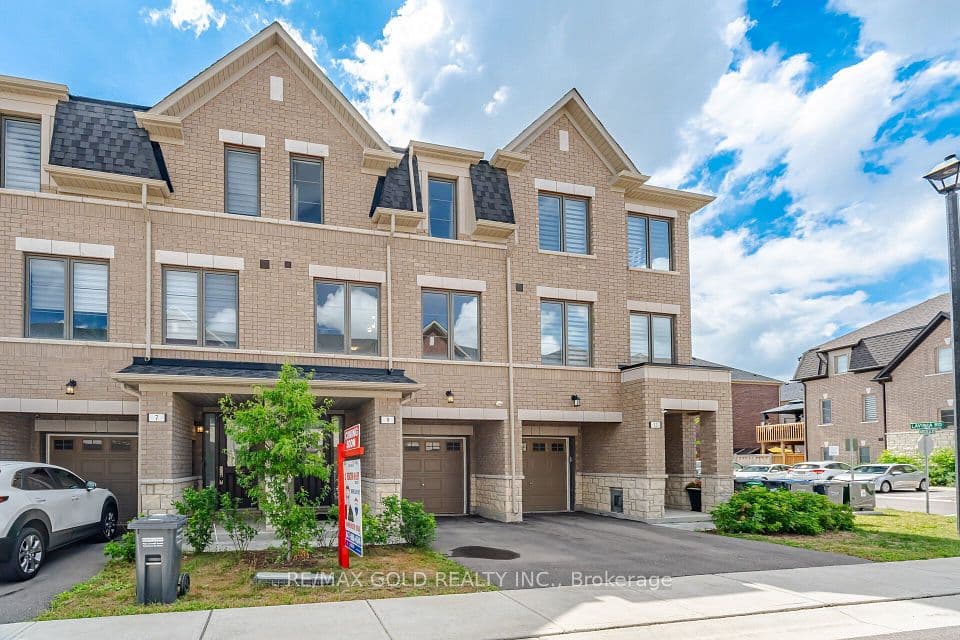 9 Arcola Street, Brampton, ON L6P 4N7 – photo 2