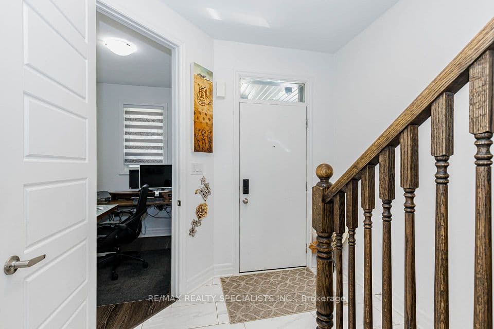 455 Gordon Krantz Avenue, Milton, ON L9E 1W1 – photo 3