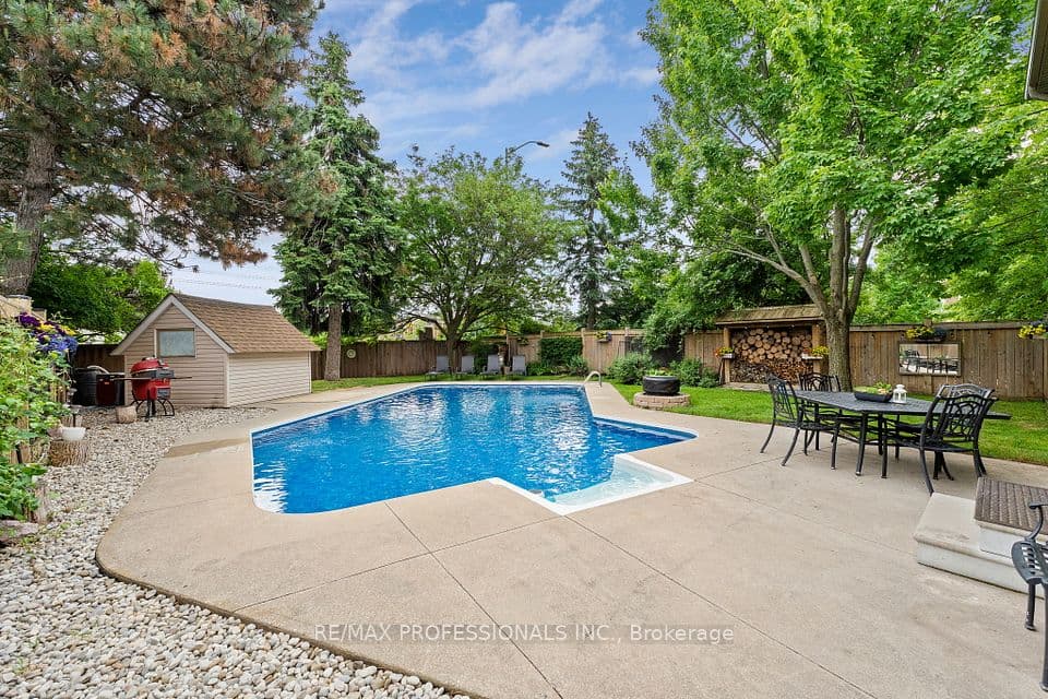 6031 Edenwood Drive, Mississauga, ON L5N 2Y6 – main photo