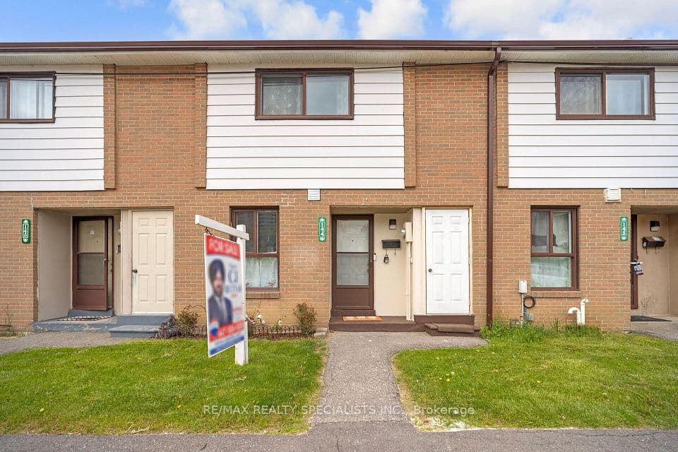 144 Fleetwood Crescent, Brampton, ON L6T 2E6 – main photo