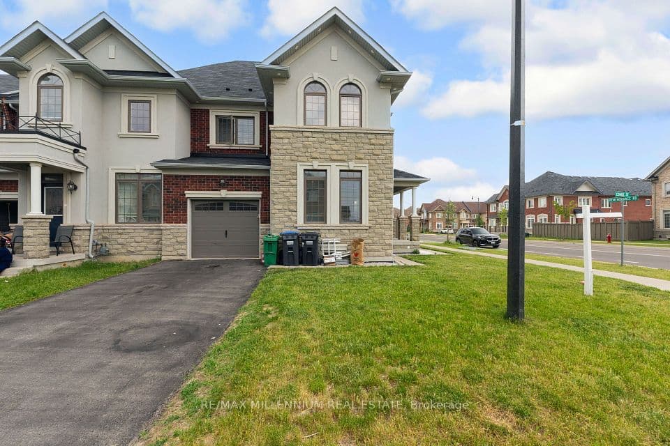 366 Remembrance Road, Brampton, ON L7A 0C3 – photo 2