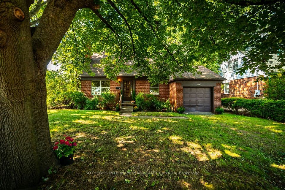 2050 Russett Road, Mississauga, ON L4Y 1B9 – main photo