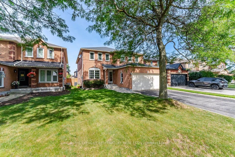 8 Livingston Drive, Caledon, ON L7C 1A7 – main photo