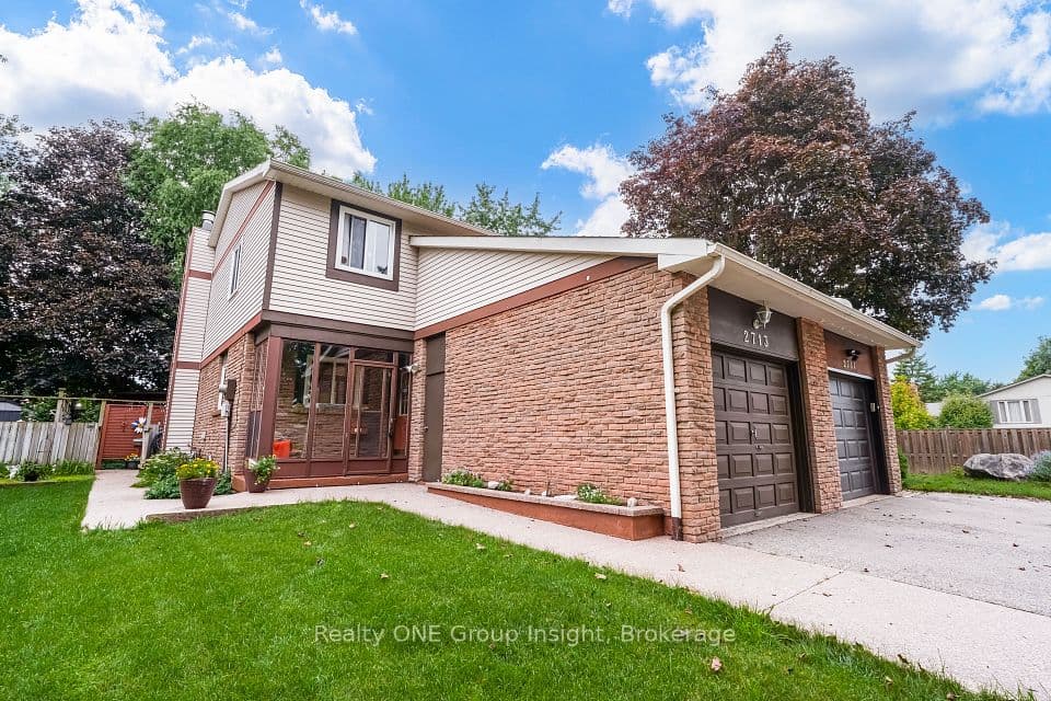 2713 Andorra Circle, Mississauga, ON L5N 2H8 – photo 2