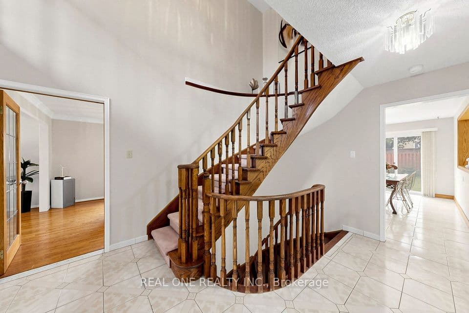 1960 Pimlico Court, Mississauga, ON L5M 3S3 – photo 3