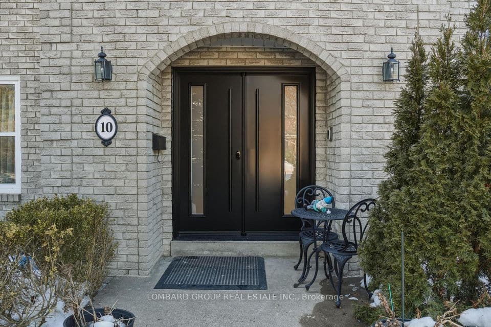 10 Whitmore Court, Brampton, ON L6Z 2A5 – photo 2