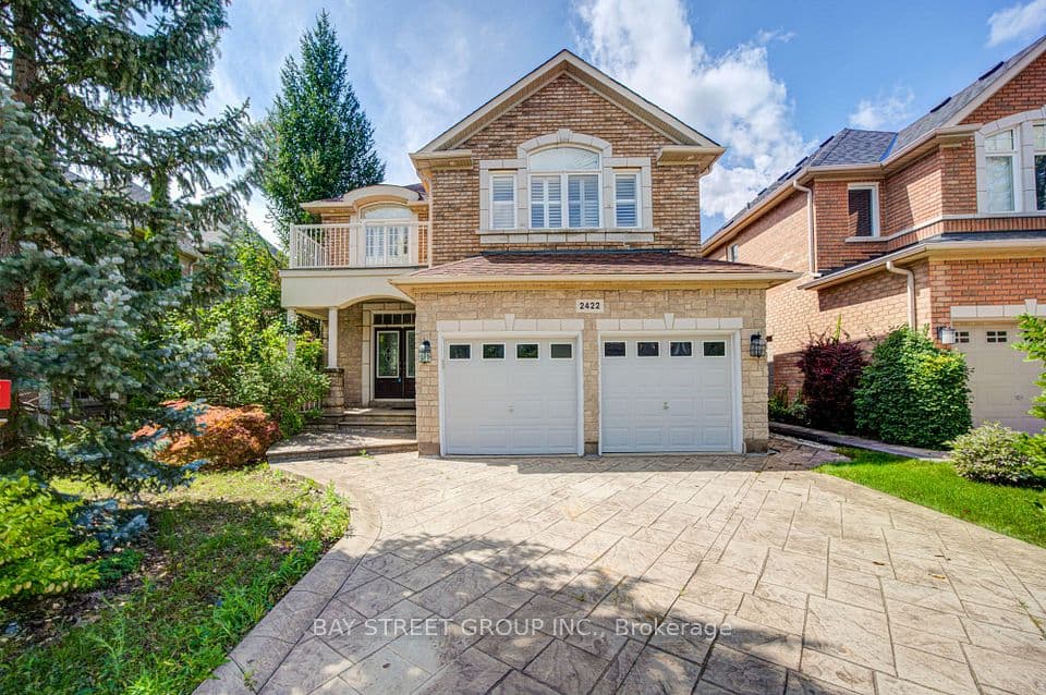 2422 Hertfordshire Way, Oakville, ON L6H 7M5 – main photo