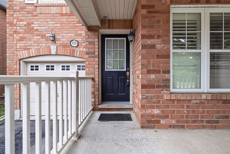 928 Raftis Crescent, Milton, ON L9T 6Z2 – photo 3