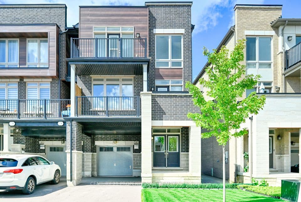 42 Donald Ficht Crescent, Brampton, ON L7A 5H6 – main photo