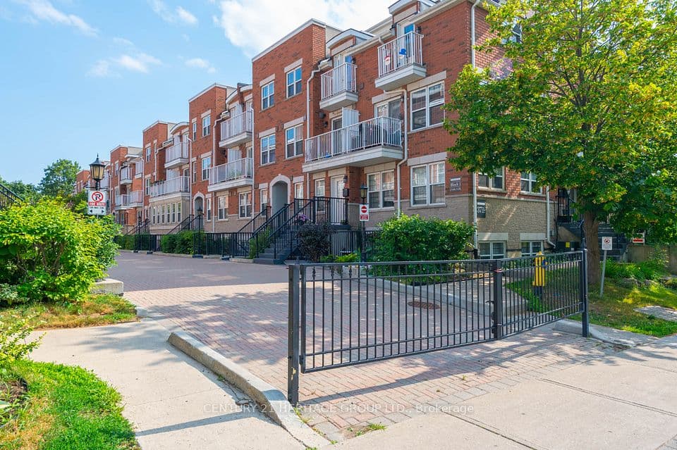 37 Four Winds Drive 24, Toronto, ON M3J 1K7 – main photo