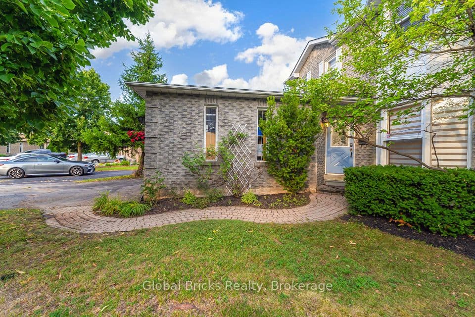 6190 Saltmarsh Court, Mississauga, ON L5N 5V8 – photo 2