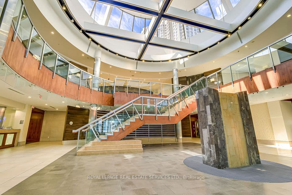 3888 Duke Of York Boulevard 1433, Mississauga, ON L5B 4P5 – photo 3