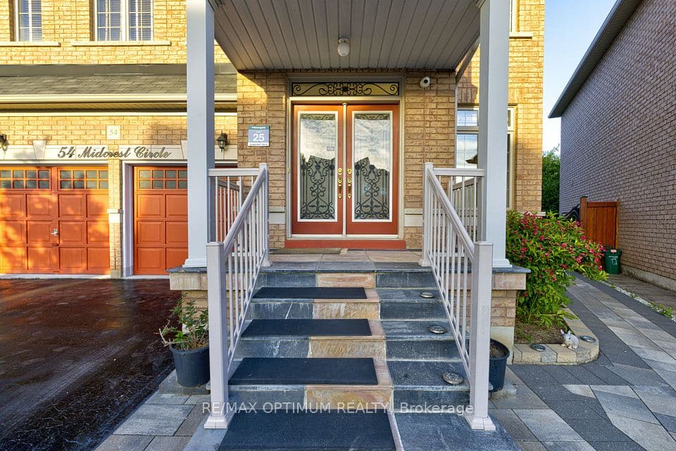 54 Midcrest Circle, Brampton, ON L6Y 0W5 – photo 3