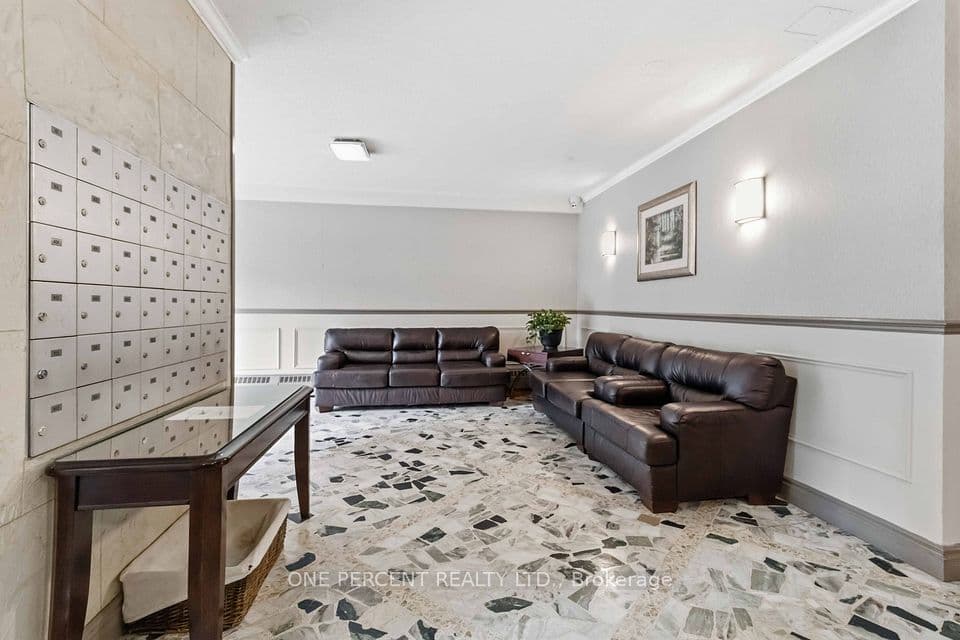 15 Elizabeth Street N 1005, Mississauga, ON L5G 2Z3 – photo 3
