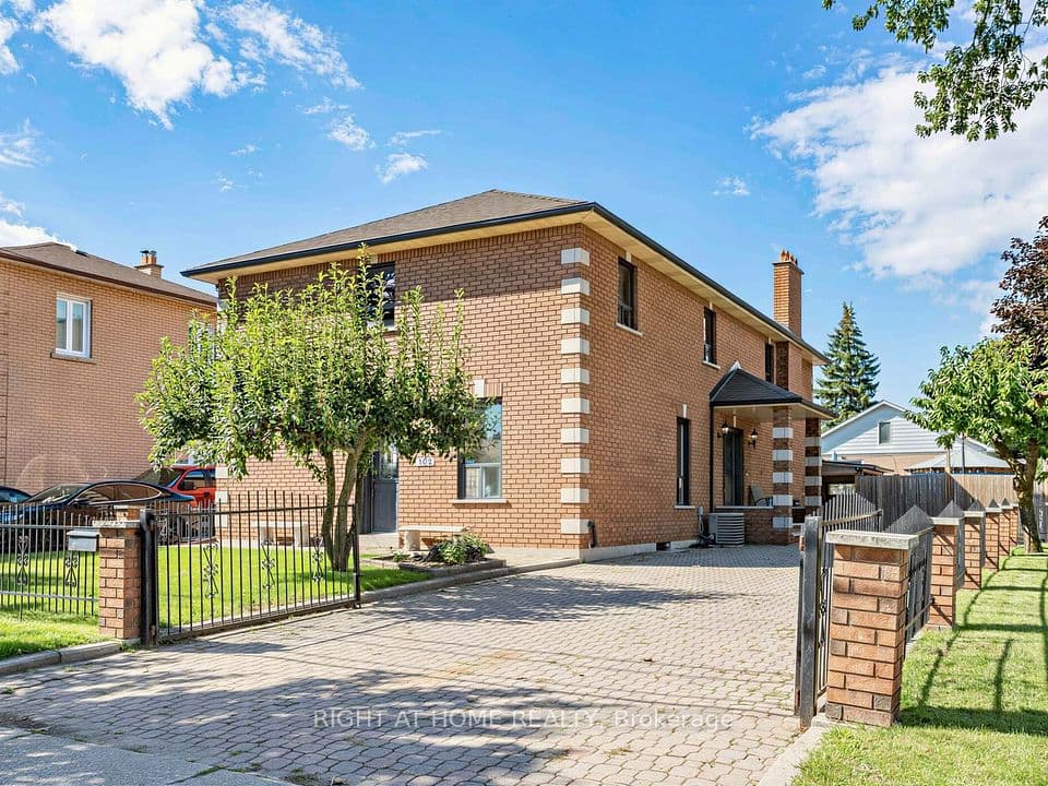 102 Judson Street, Toronto, ON M8Z 1B1 – main photo