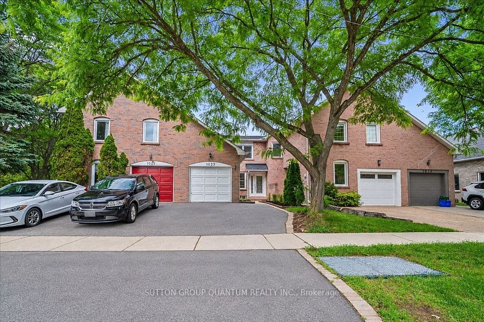 1023 Runnymead Crescent, Oakville, ON L6M 1C5 – main photo