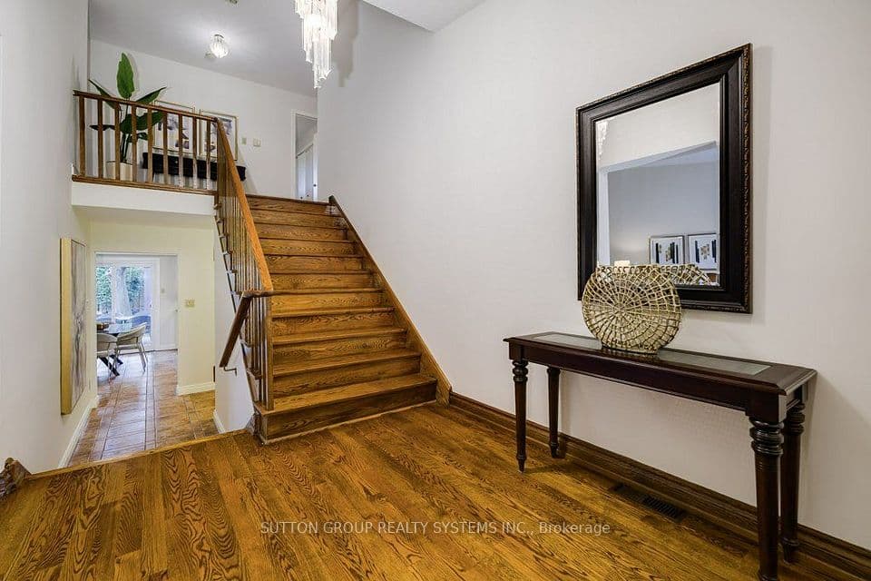 93 Poplar Heights Drive, Toronto, ON M9A 4Z3 – photo 3