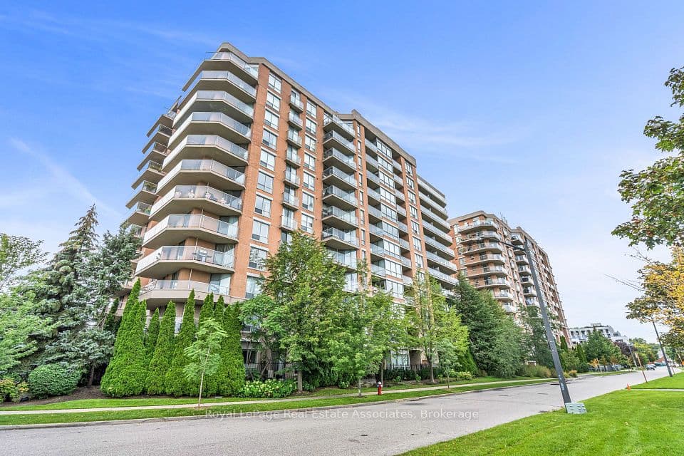1140 Parkwest Place 208, Mississauga, ON L5E 3K9 – main photo