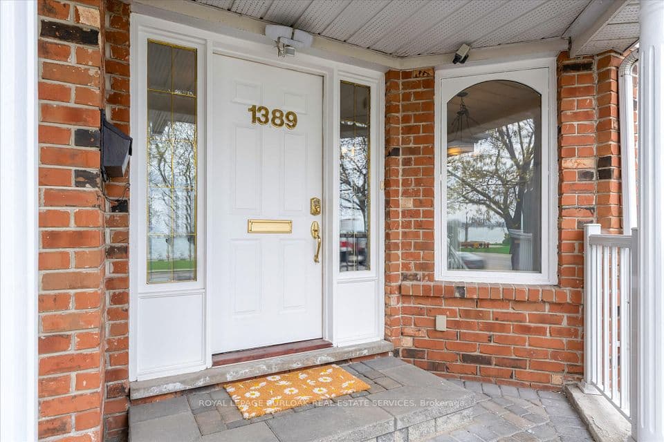 1389 Lakeshore Road, Burlington, ON L7S 1B1 – photo 2