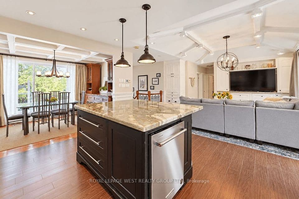 1422 Rebecca Street, Oakville, ON L6L 1Z5 – photo 2