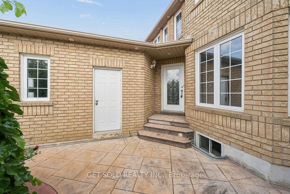 57 Oaklea Boulevard, Brampton, ON L6Y 4W7 – photo 2
