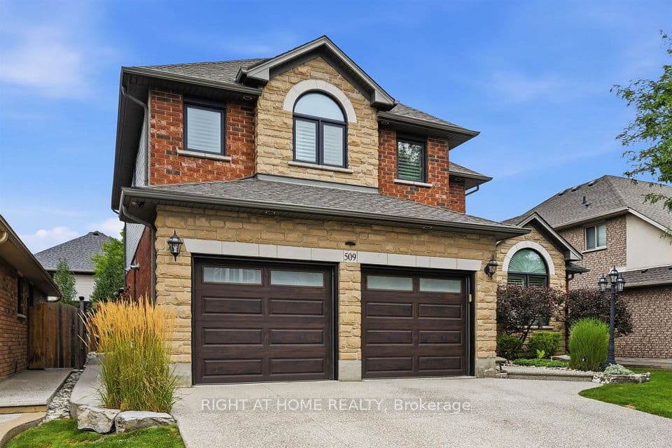 509 Larkspur Lane, Burlington, ON L7T 4L8 – photo 2