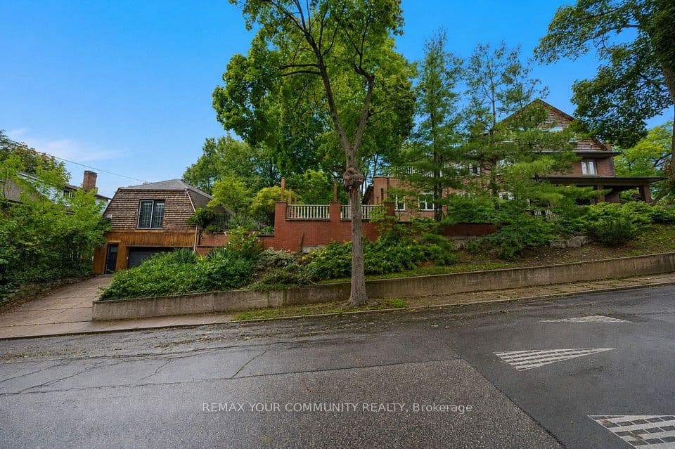 62 Indian Grove, Toronto, ON M6R 2Y4 – photo 2