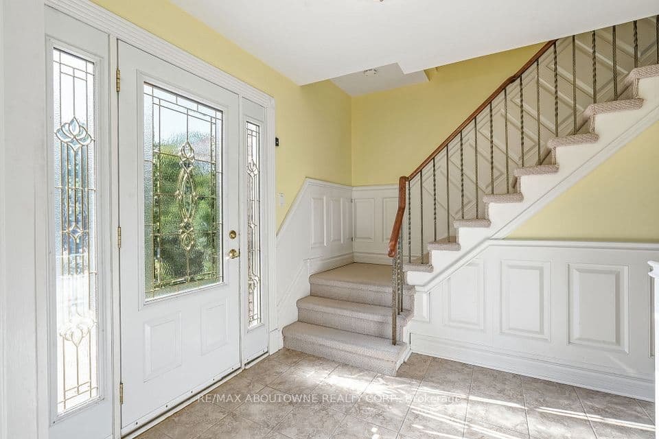 1177 Grand Boulevard, Oakville, ON L6H 2V2 – photo 3