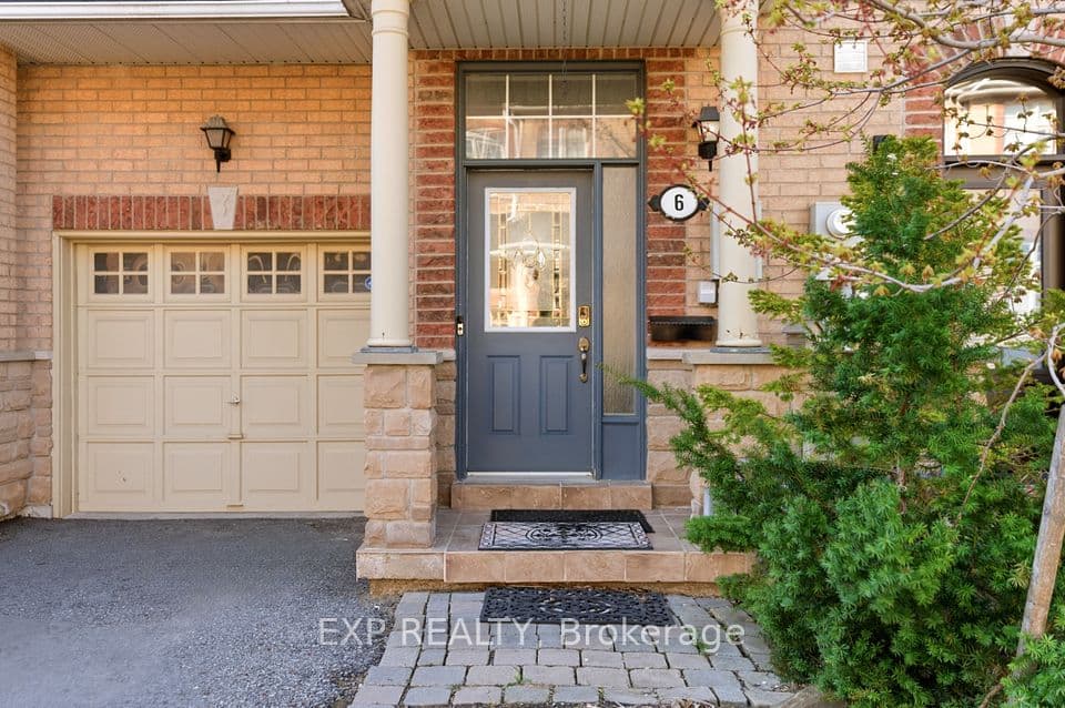 6 Purple Finch Court, Brampton, ON L6X 5A3 – photo 2