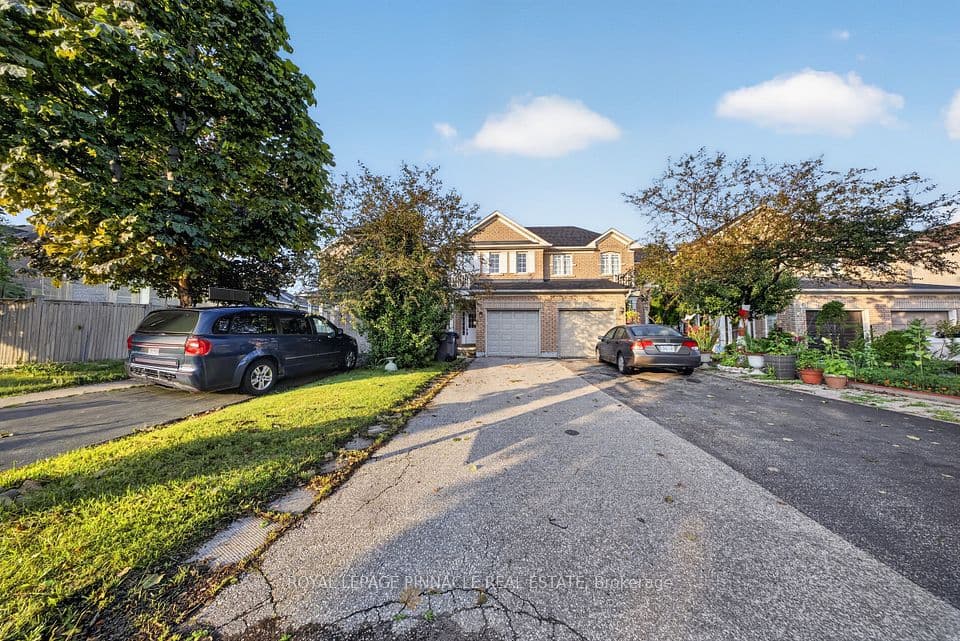 787 Avocado Crescent, Mississauga, ON L5W 1H4 – photo 2