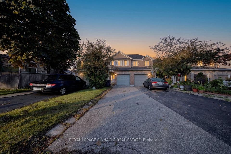 787 Avocado Crescent, Mississauga, ON L5W 1H4 – main photo