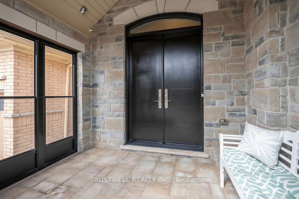 1295 Sim Place, Milton, ON L9T 8M3 – photo 3