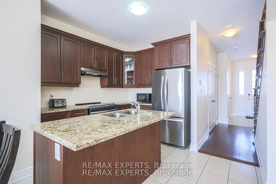 27 Hogan Manor Drive, Brampton, ON L7A 4V3 – photo 2